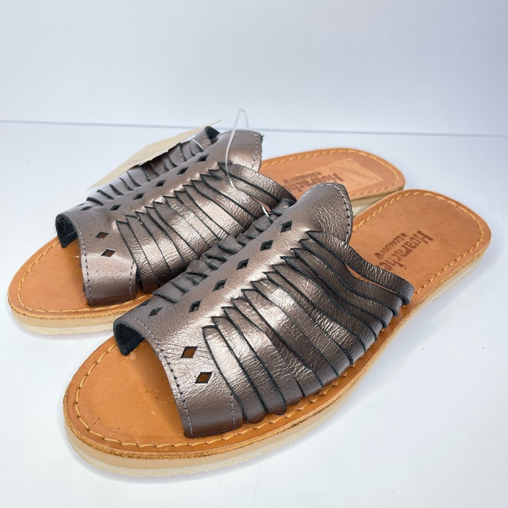 BearPaw Huraches Metallic‎ Leather Sandals Size 10
